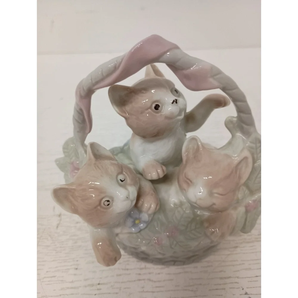 Vintage Enesco‎ Kittens In Basket Figurine Porcelain Pastel Cottagecore Decor